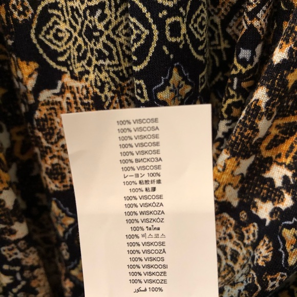 Michael Kors Moroccan tile print 3/4 sleeve blouse with elastic sleeve and hem - Picture 4 of 5